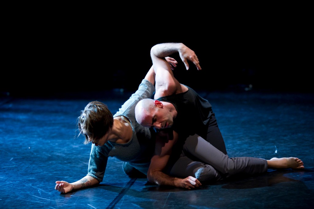Dancers Katarzyna Skarpetowska and Brian McGinnis performing in "Crisis Variations." Photo by Paula Lobo.